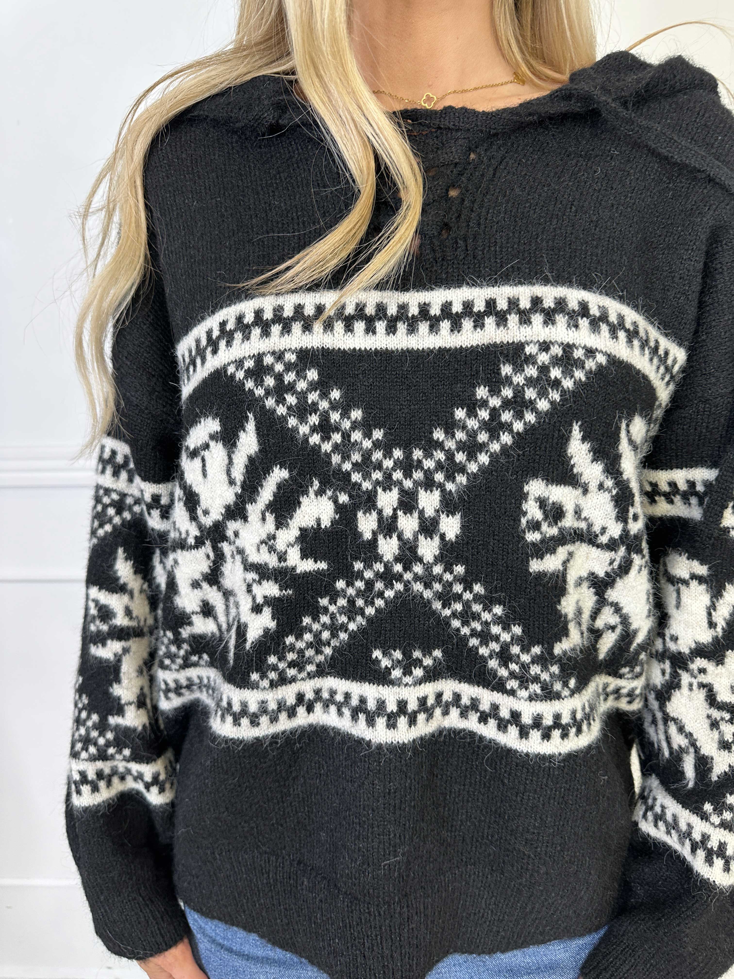 Veni | Cozy Patterned Wool Knit with Drawstring Neck